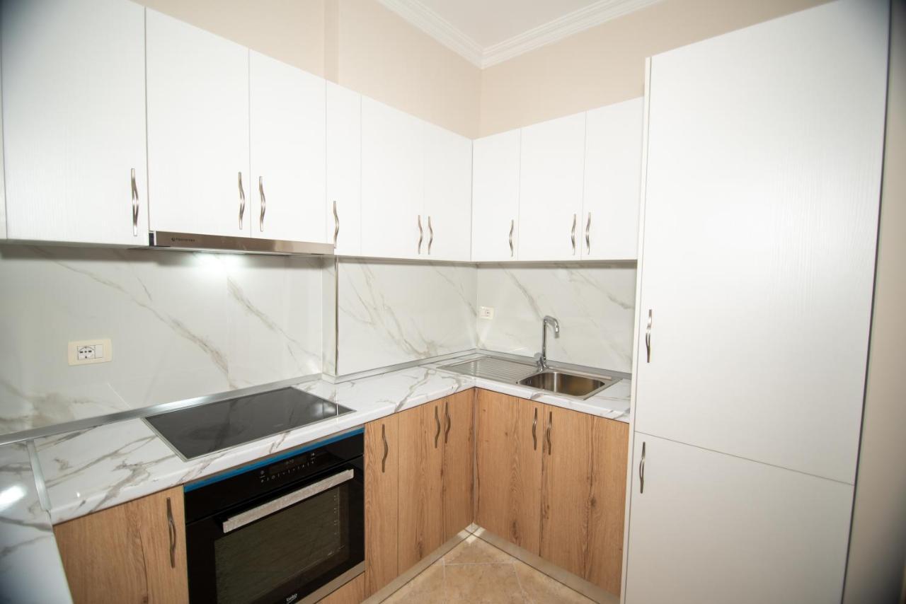 Ami Apartament Vlorë Exteriör bild