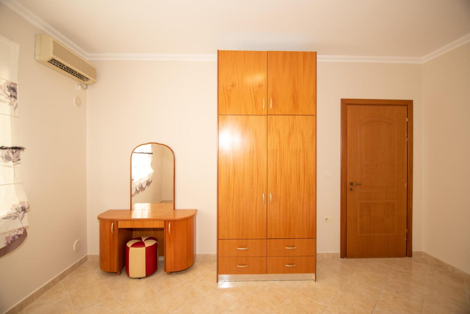 Ami Apartament Vlorë Exteriör bild