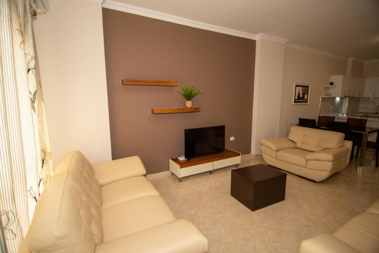 Ami Apartament Vlorë Exteriör bild