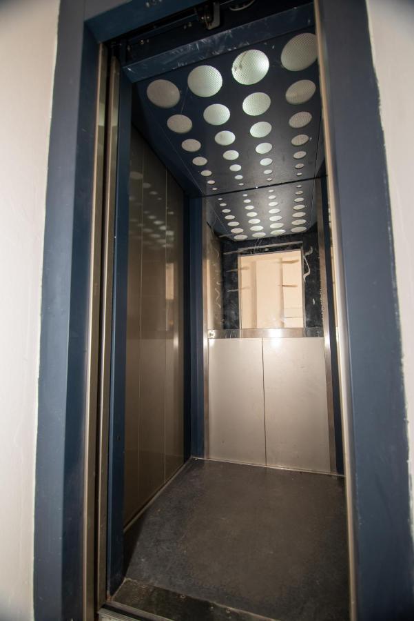 Ami Apartament Vlorë Exteriör bild