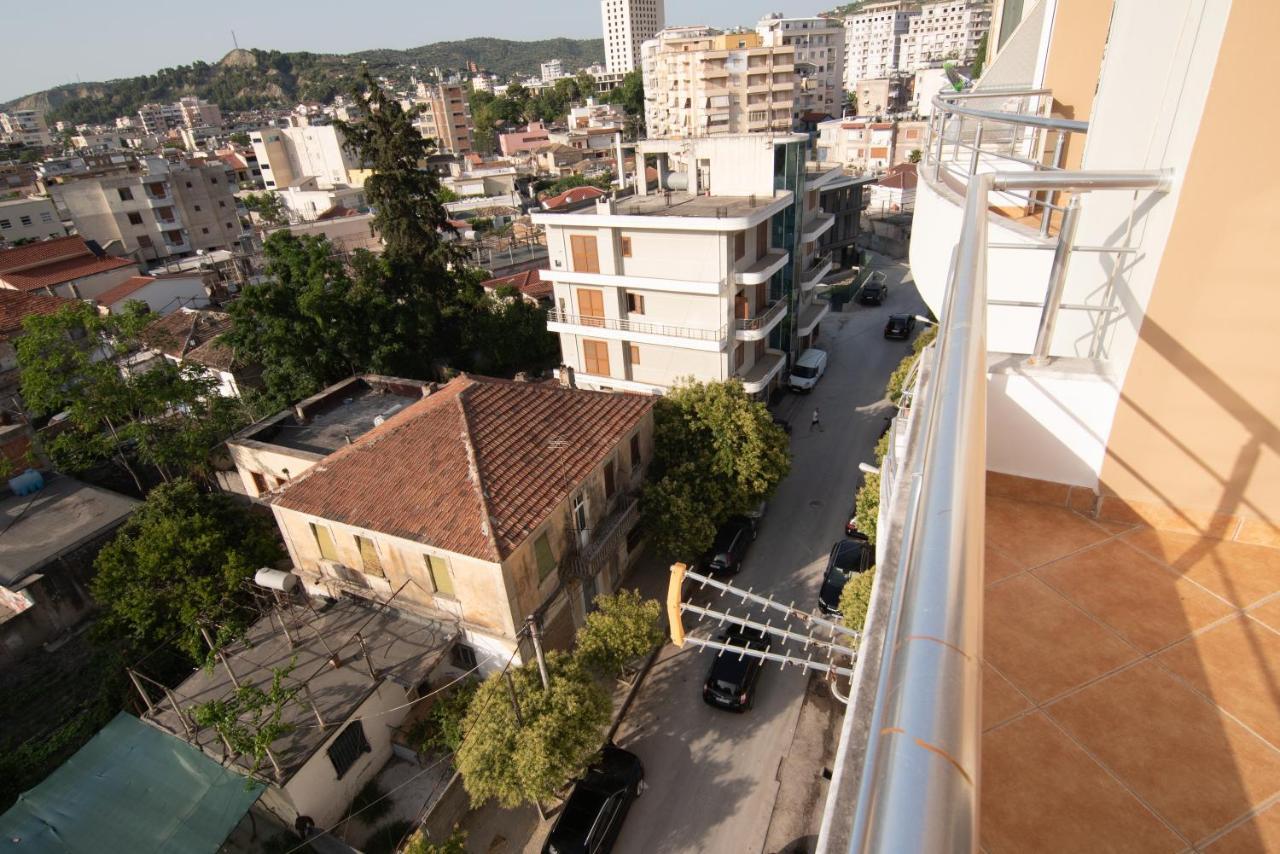Ami Apartament Vlorë Exteriör bild