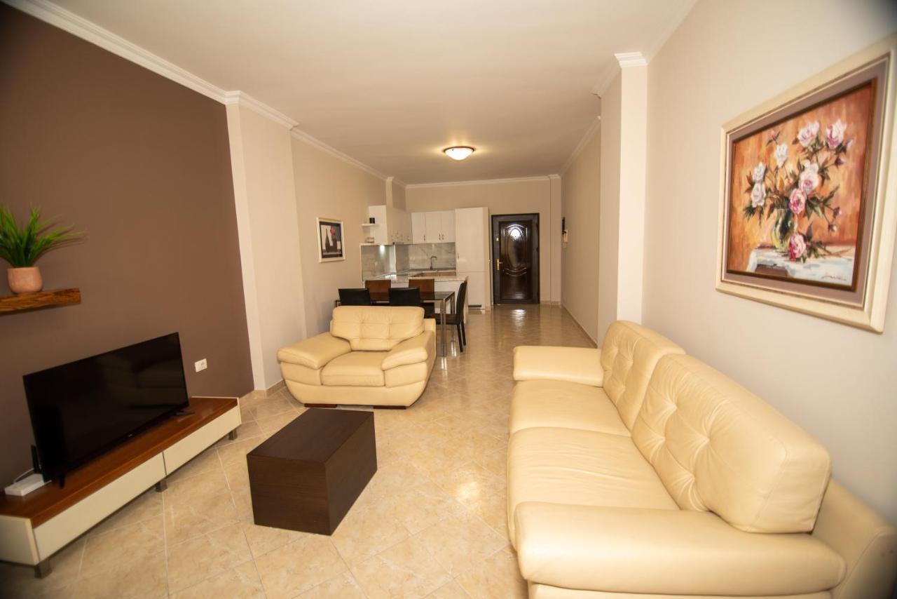 Ami Apartament Vlorë Exteriör bild
