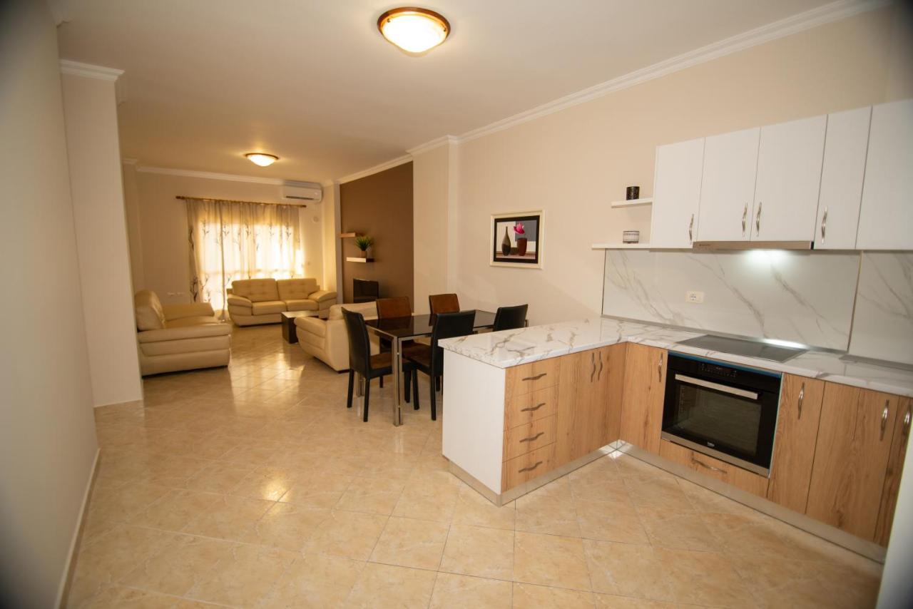 Ami Apartament Vlorë Exteriör bild