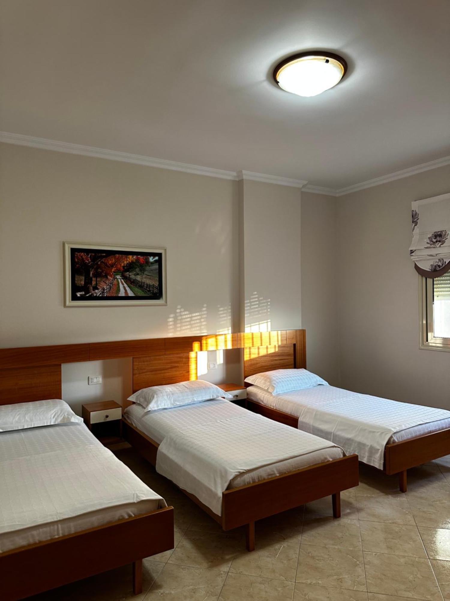 Ami Apartament Vlorë Exteriör bild